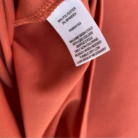 SALE 🛍️ MARC NEW YORK Andrew Marc coral blouse Womens size S - Picture 7 of 8